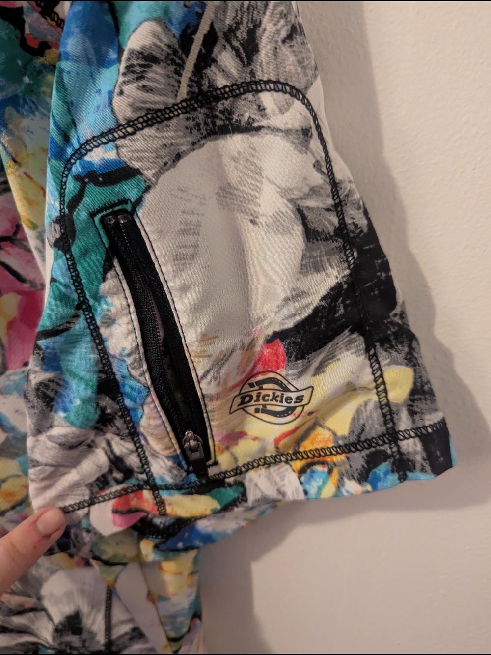 Colorful Abstract Floral Scrub Top - Picture 4 of 6